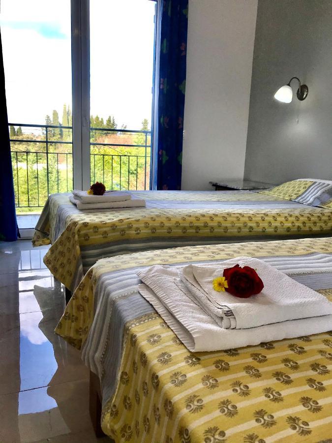 Banos Apartments And Swimming Pool Roda  Buitenkant foto
